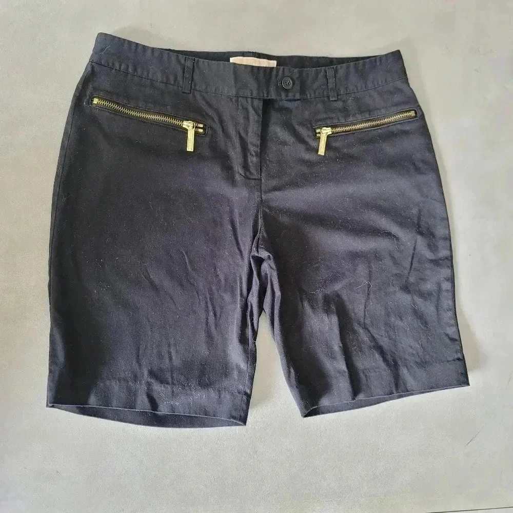 Michael Kors Women's Pockets Black with Gold Zipper Short Bermuda Shorts sz 8